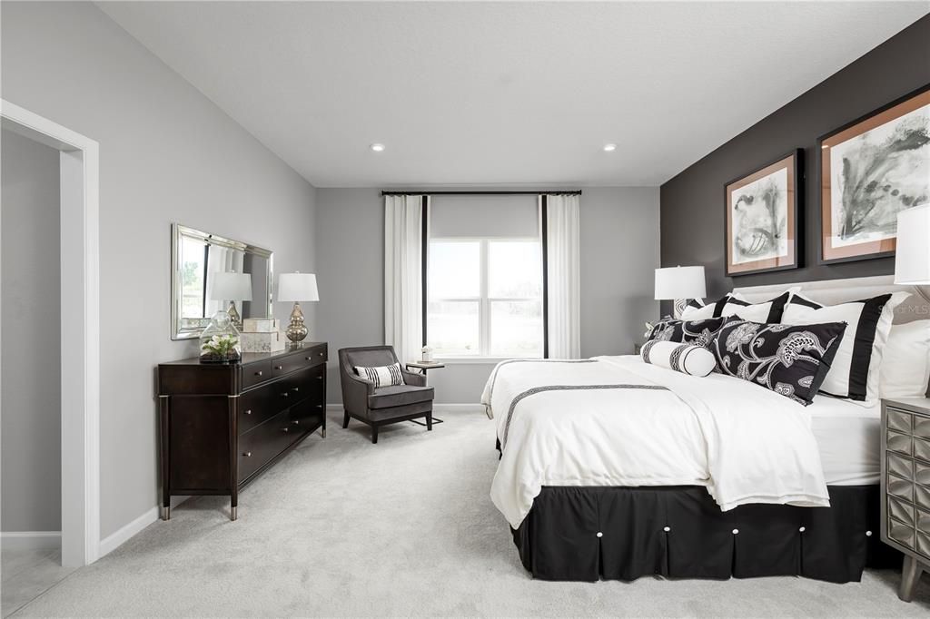 合同活跃: $485,520 (4 贝兹, 3 浴室, 2551 平方英尺)