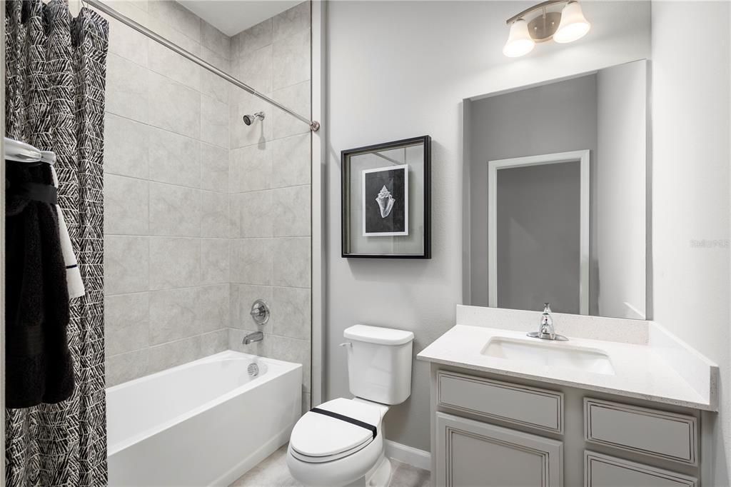 合同活跃: $485,520 (4 贝兹, 3 浴室, 2551 平方英尺)