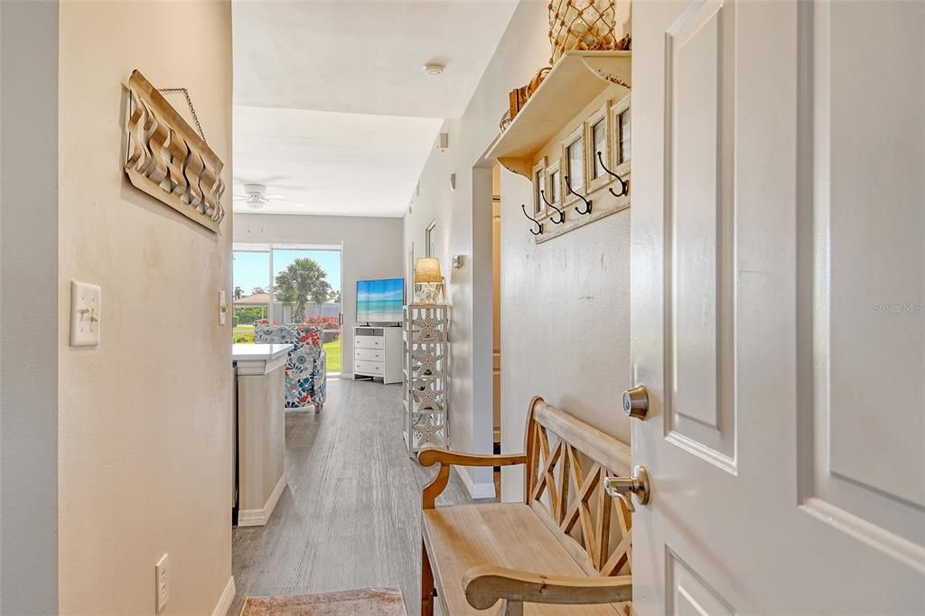 Active With Contract: $299,900 (2 beds, 2 baths, 1106 Square Feet)