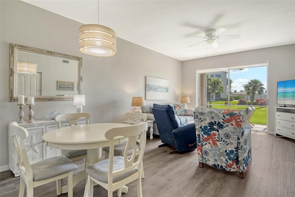 Active With Contract: $299,900 (2 beds, 2 baths, 1106 Square Feet)