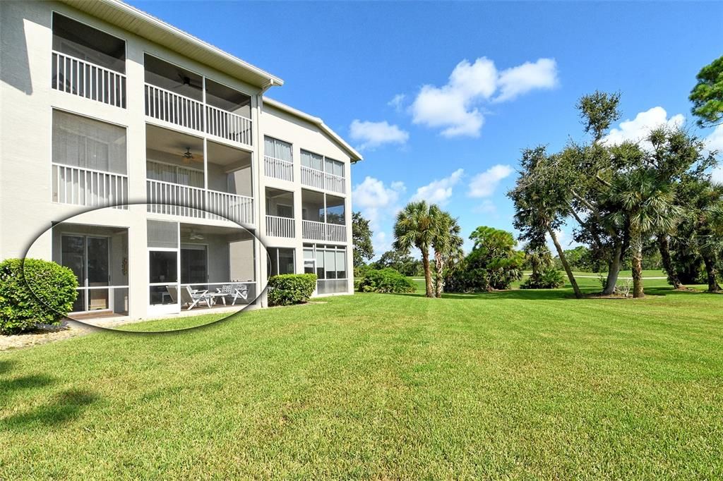 Active With Contract: $299,900 (2 beds, 2 baths, 1106 Square Feet)