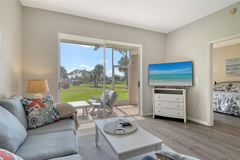 Active With Contract: $299,900 (2 beds, 2 baths, 1106 Square Feet)