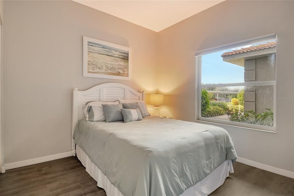 Active With Contract: $299,900 (2 beds, 2 baths, 1106 Square Feet)