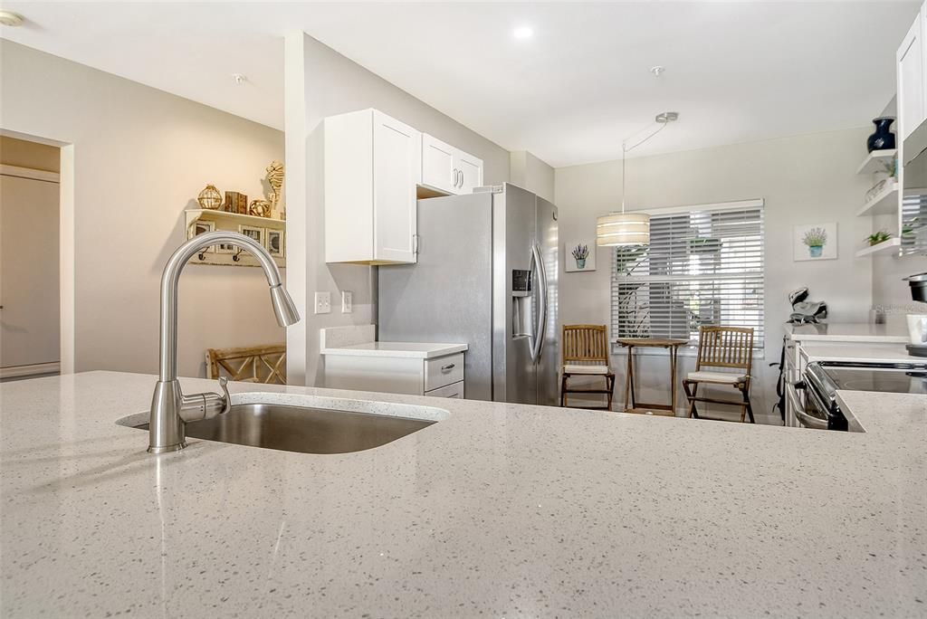 Active With Contract: $299,900 (2 beds, 2 baths, 1106 Square Feet)