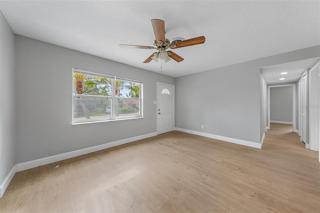 待售: $264,900 (2 贝兹, 2 浴室, 1128 平方英尺)