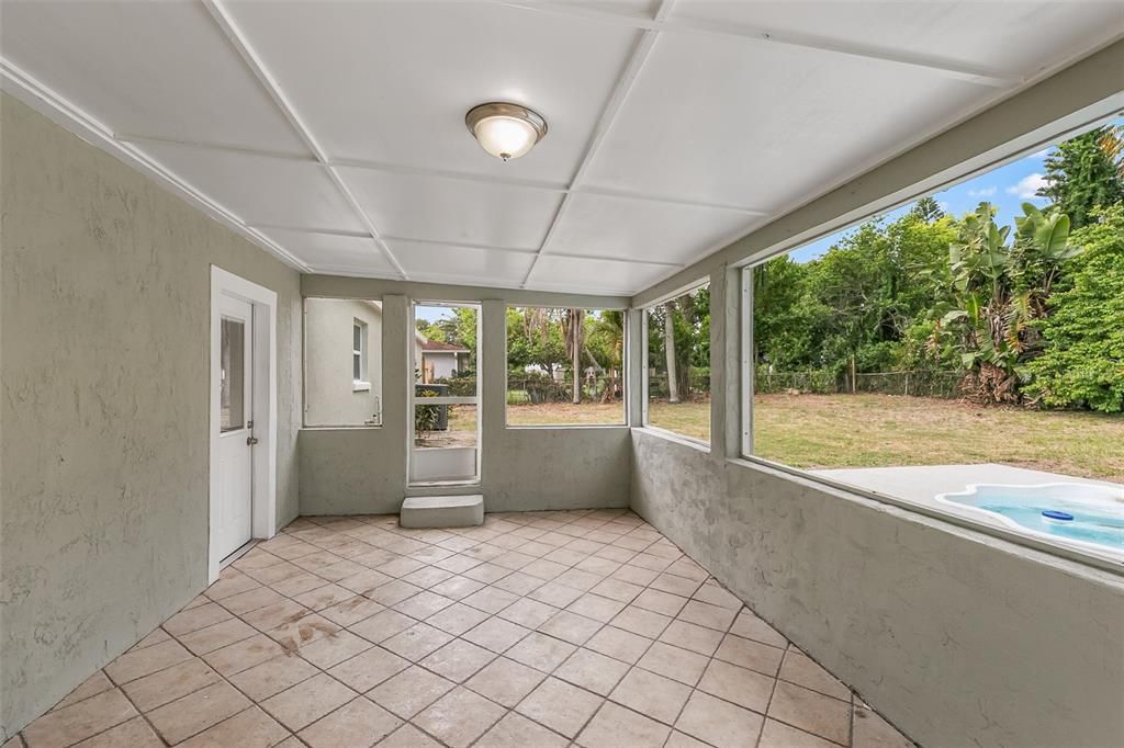 待售: $264,900 (2 贝兹, 2 浴室, 1128 平方英尺)