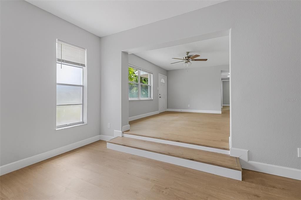 待售: $264,900 (2 贝兹, 2 浴室, 1128 平方英尺)