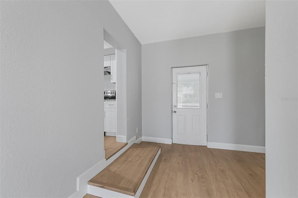 待售: $264,900 (2 贝兹, 2 浴室, 1128 平方英尺)