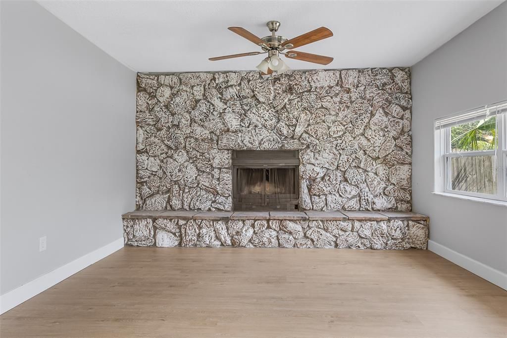 待售: $264,900 (2 贝兹, 2 浴室, 1128 平方英尺)