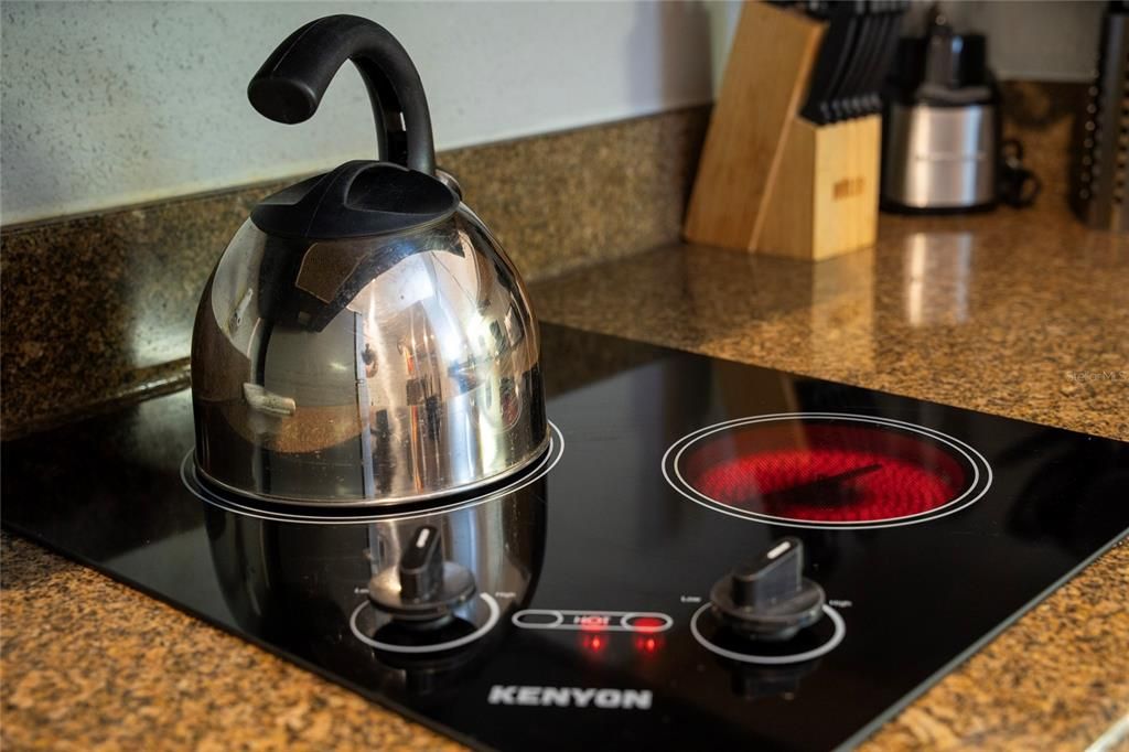 待售: $169,000 (1 贝兹, 1 浴室, 648 平方英尺)