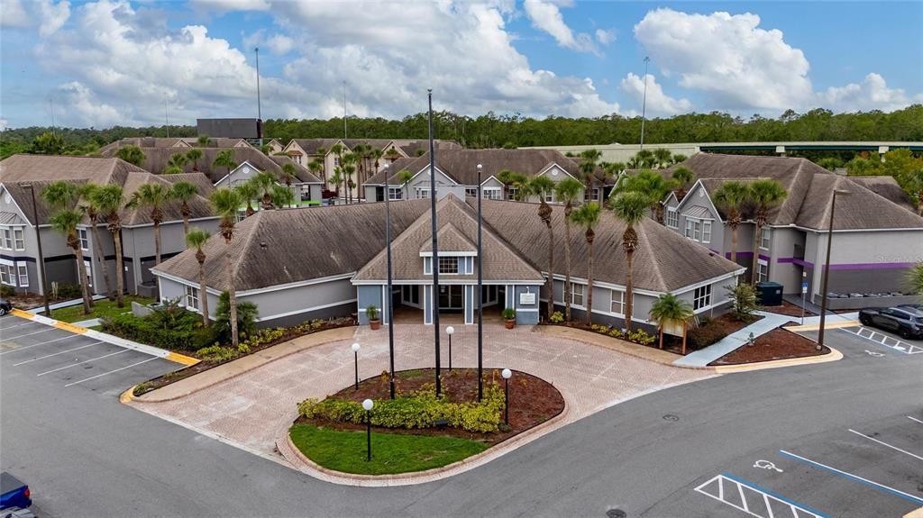 待售: $169,000 (1 贝兹, 1 浴室, 648 平方英尺)