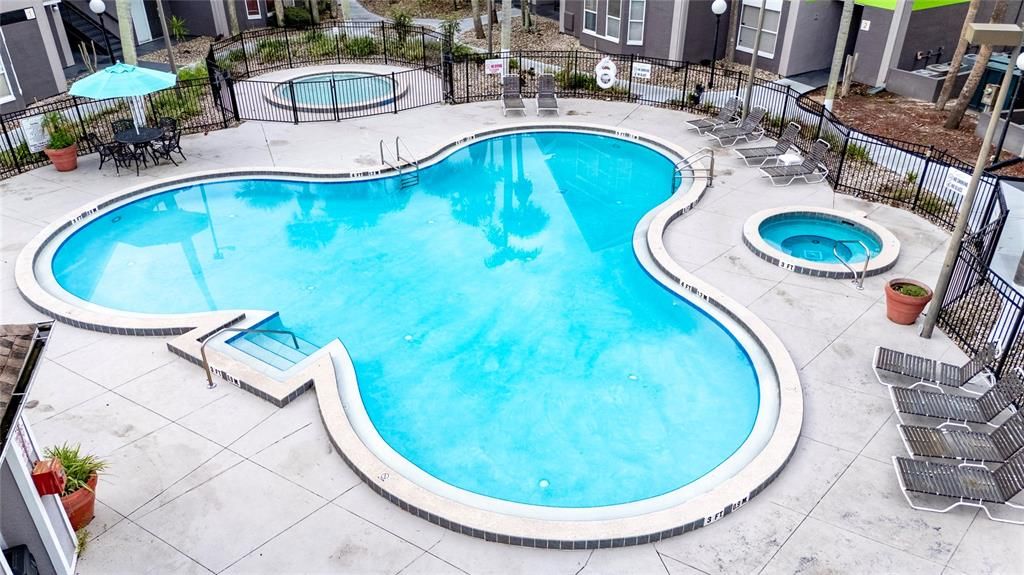 待售: $169,000 (1 贝兹, 1 浴室, 648 平方英尺)