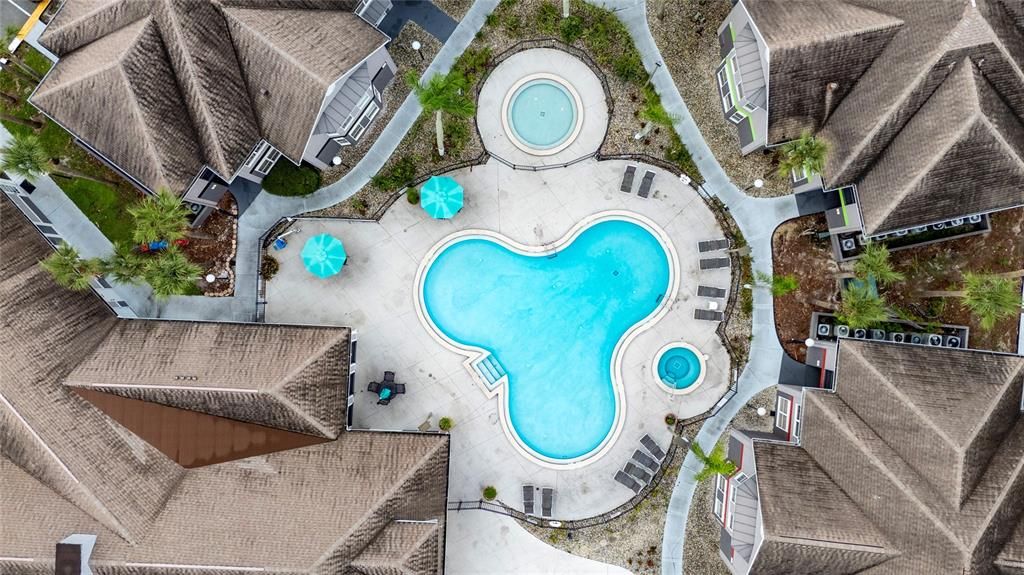 待售: $169,000 (1 贝兹, 1 浴室, 648 平方英尺)