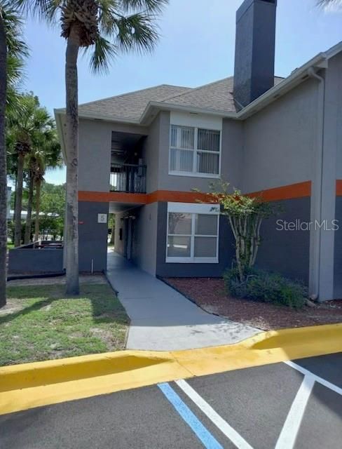 待售: $169,000 (1 贝兹, 1 浴室, 648 平方英尺)