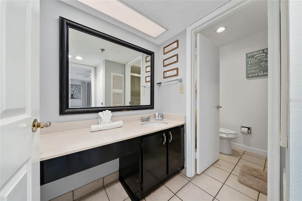 待售: $169,000 (1 贝兹, 1 浴室, 648 平方英尺)