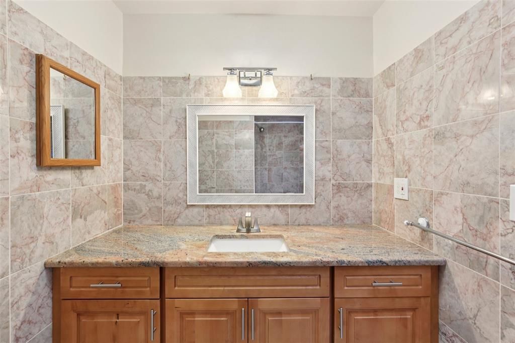 En Venta: $829,900 (3 camas, 4 baños, 2400 Pies cuadrados)
