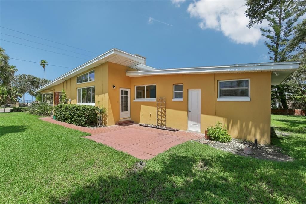 En Venta: $829,900 (3 camas, 4 baños, 2400 Pies cuadrados)