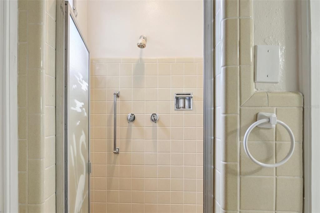 En Venta: $829,900 (3 camas, 4 baños, 2400 Pies cuadrados)