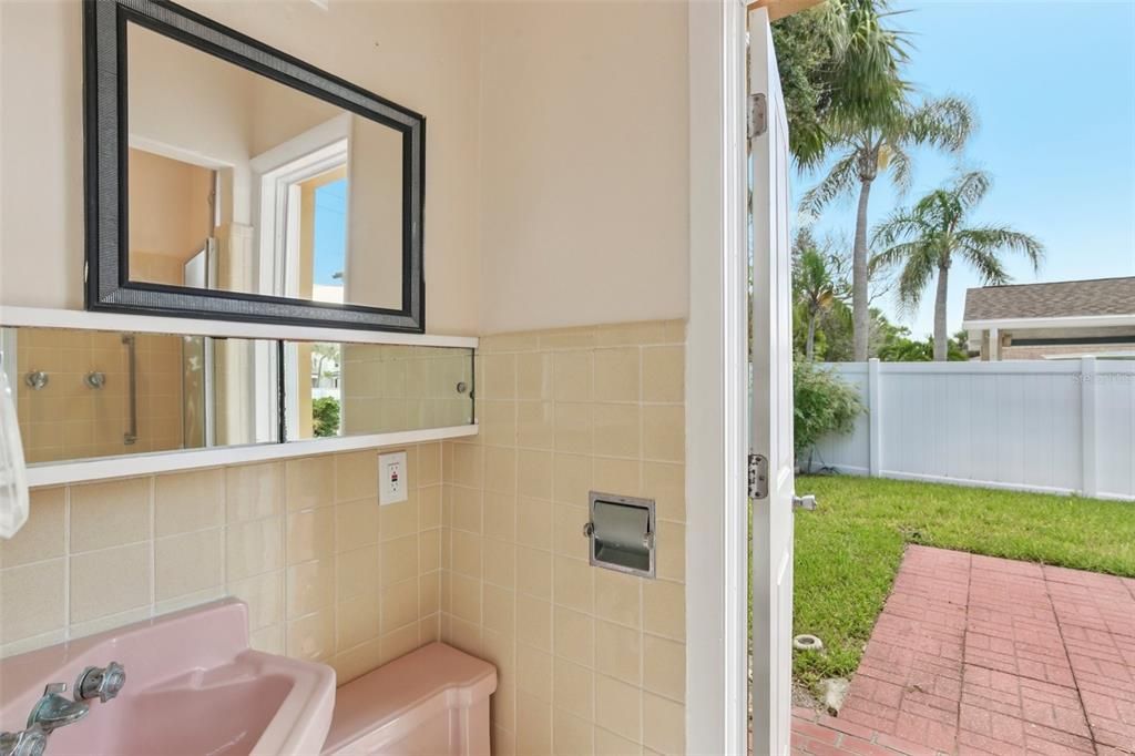 En Venta: $829,900 (3 camas, 4 baños, 2400 Pies cuadrados)
