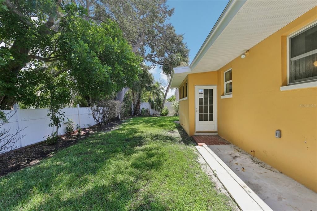 En Venta: $829,900 (3 camas, 4 baños, 2400 Pies cuadrados)