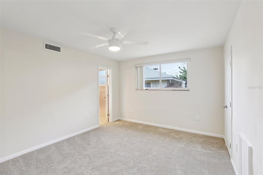 En Venta: $829,900 (3 camas, 4 baños, 2400 Pies cuadrados)