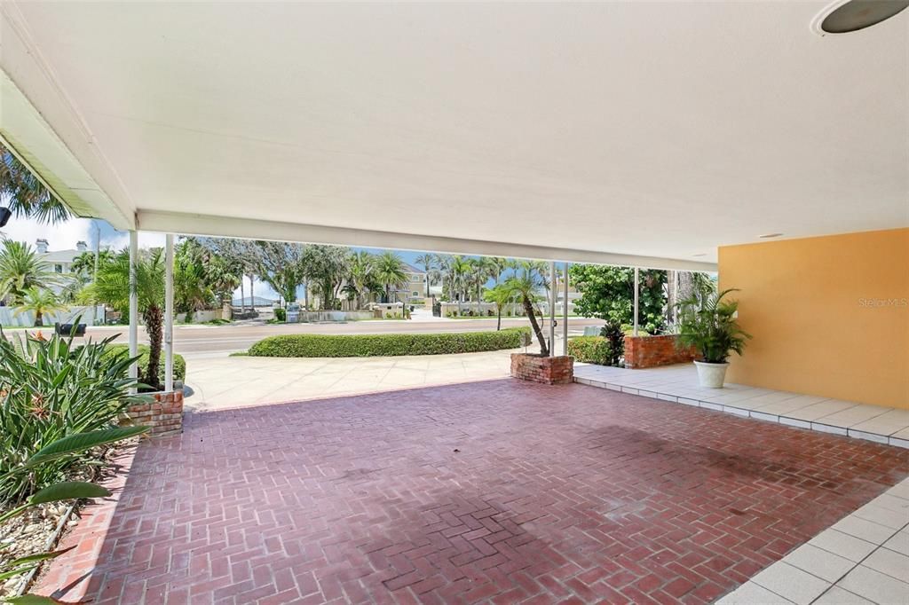 En Venta: $829,900 (3 camas, 4 baños, 2400 Pies cuadrados)
