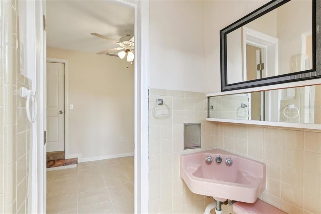 En Venta: $829,900 (3 camas, 4 baños, 2400 Pies cuadrados)
