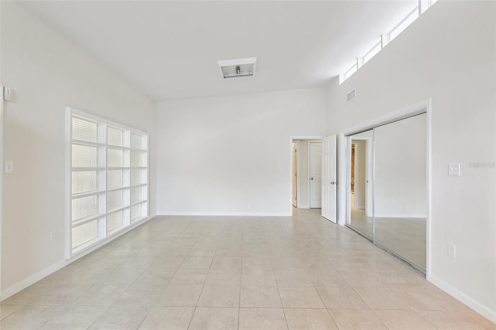 En Venta: $829,900 (3 camas, 4 baños, 2400 Pies cuadrados)
