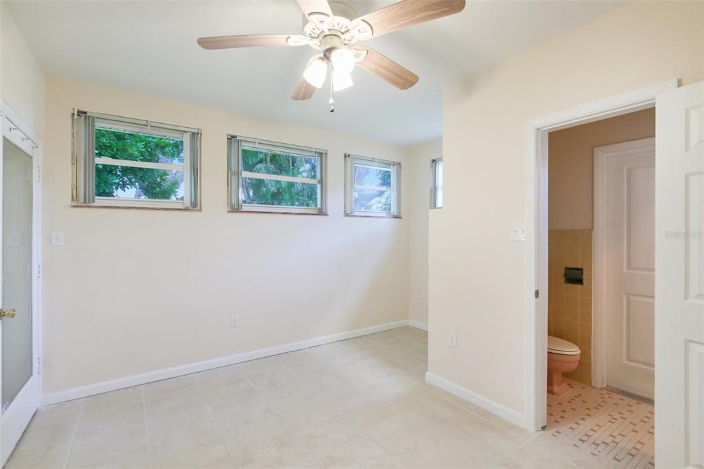 En Venta: $829,900 (3 camas, 4 baños, 2400 Pies cuadrados)