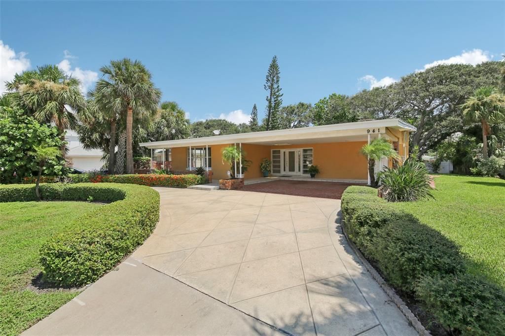 En Venta: $829,900 (3 camas, 4 baños, 2400 Pies cuadrados)