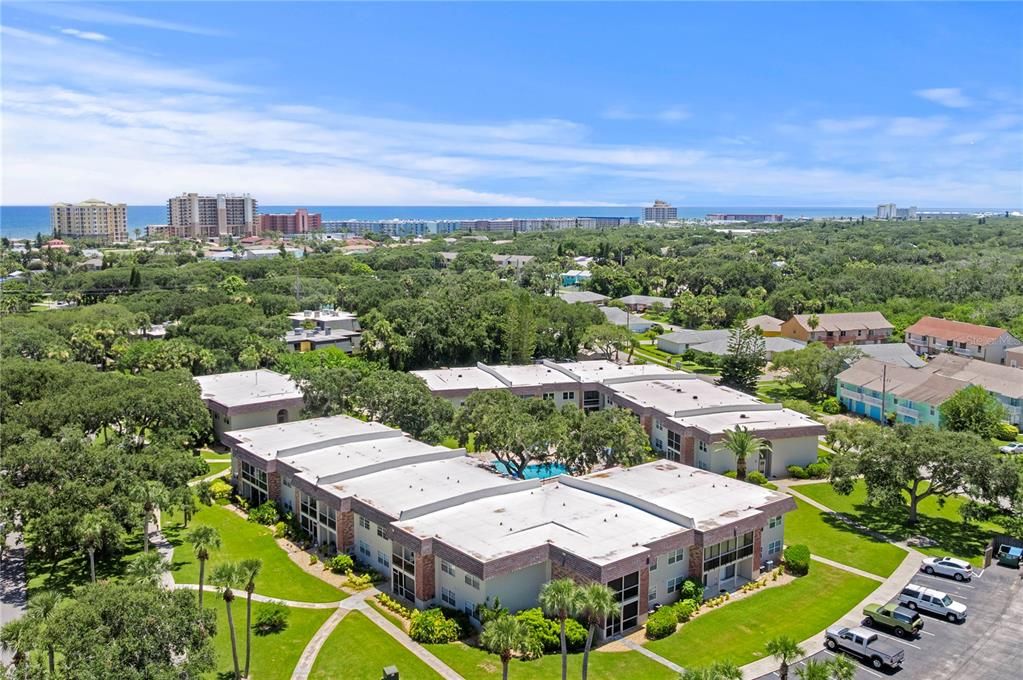 For Sale: $299,000 (2 beds, 1 baths, 838 Square Feet)
