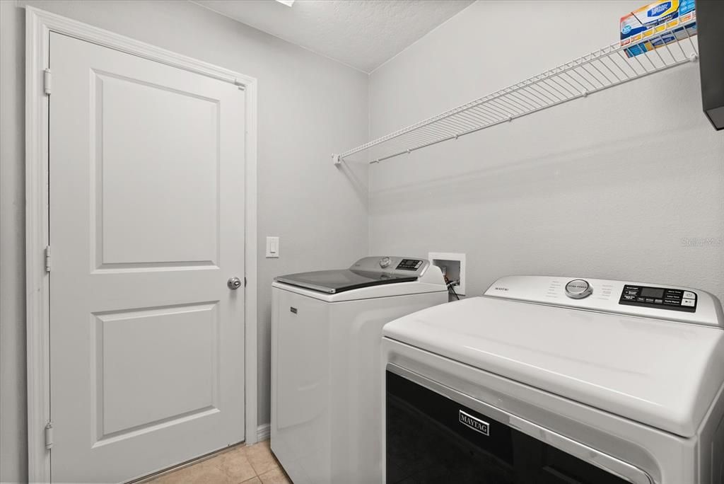 En Venta: $360,000 (3 camas, 2 baños, 1965 Pies cuadrados)