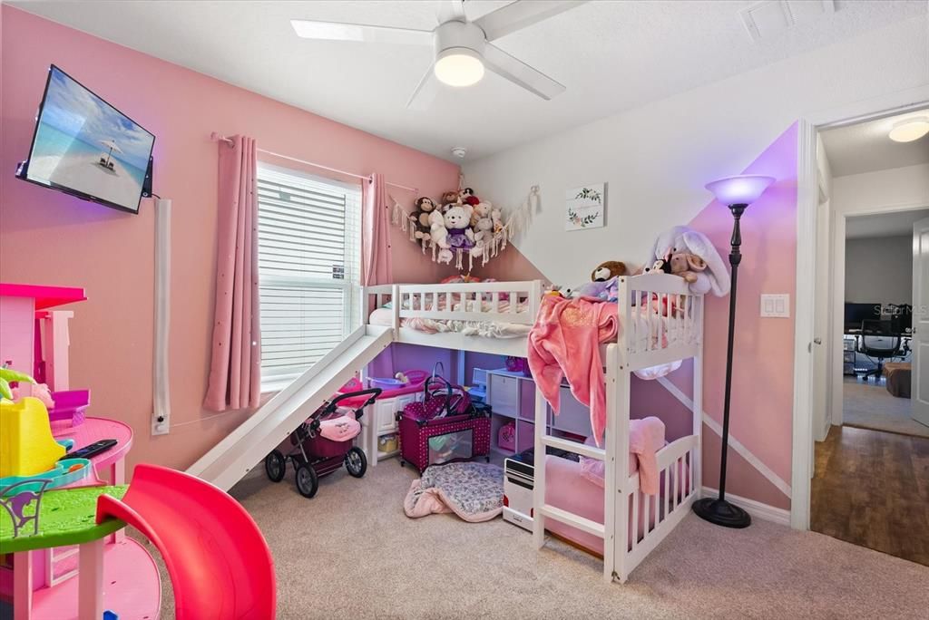 En Venta: $360,000 (3 camas, 2 baños, 1965 Pies cuadrados)