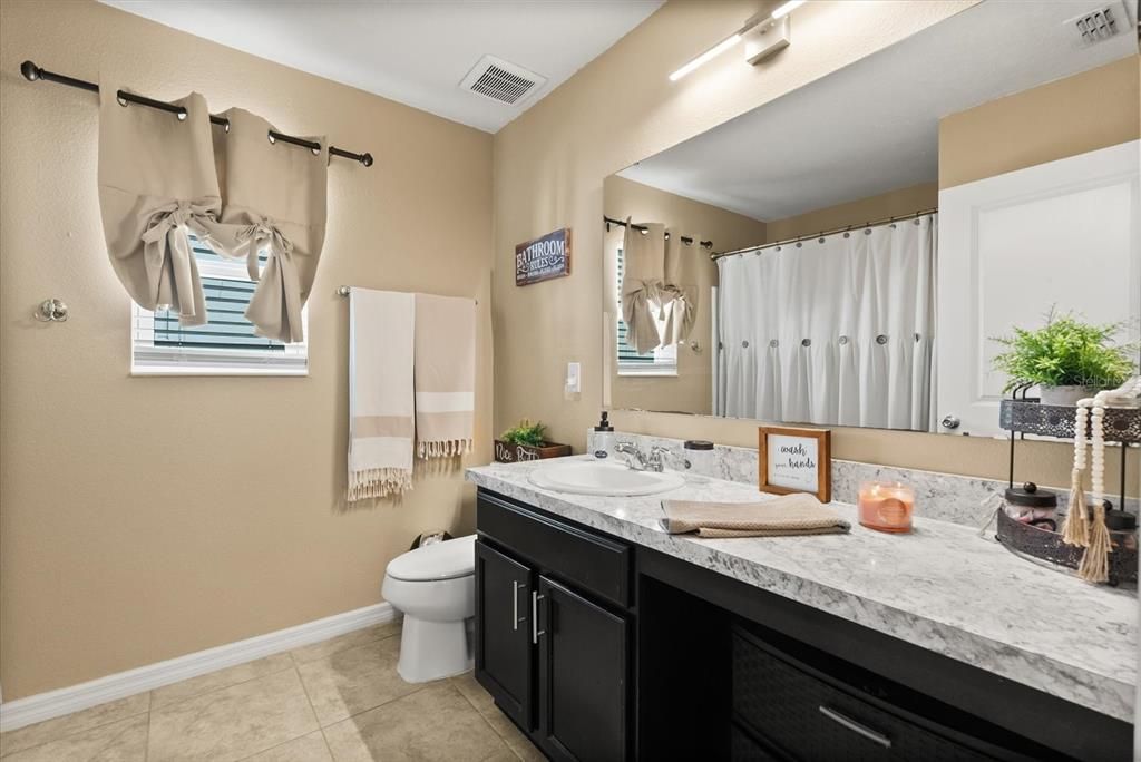 En Venta: $360,000 (3 camas, 2 baños, 1965 Pies cuadrados)