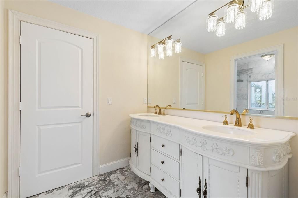 For Sale: $1,700,000 (3 beds, 3 baths, 3296 Square Feet)