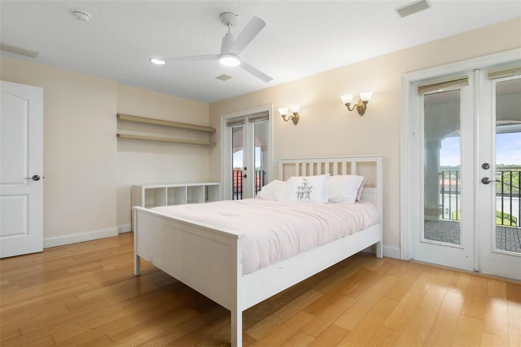 For Sale: $1,700,000 (3 beds, 3 baths, 3296 Square Feet)