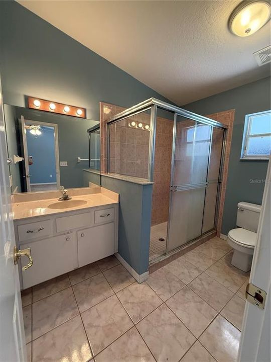 Active With Contract: $298,000 (3 beds, 2 baths, 1636 Square Feet)