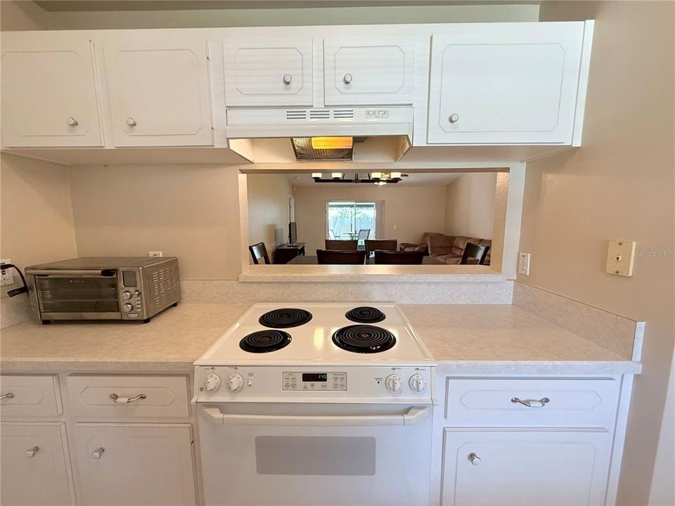 Active With Contract: $298,000 (3 beds, 2 baths, 1636 Square Feet)