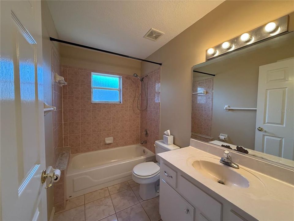 Active With Contract: $298,000 (3 beds, 2 baths, 1636 Square Feet)