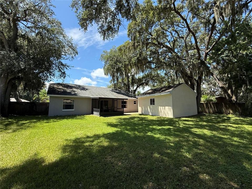 Active With Contract: $298,000 (3 beds, 2 baths, 1636 Square Feet)