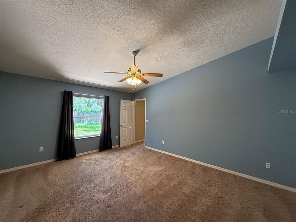 Active With Contract: $298,000 (3 beds, 2 baths, 1636 Square Feet)