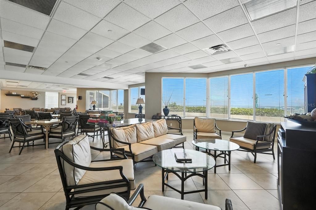 Active With Contract: $799,000 (3 beds, 2 baths, 1826 Square Feet)