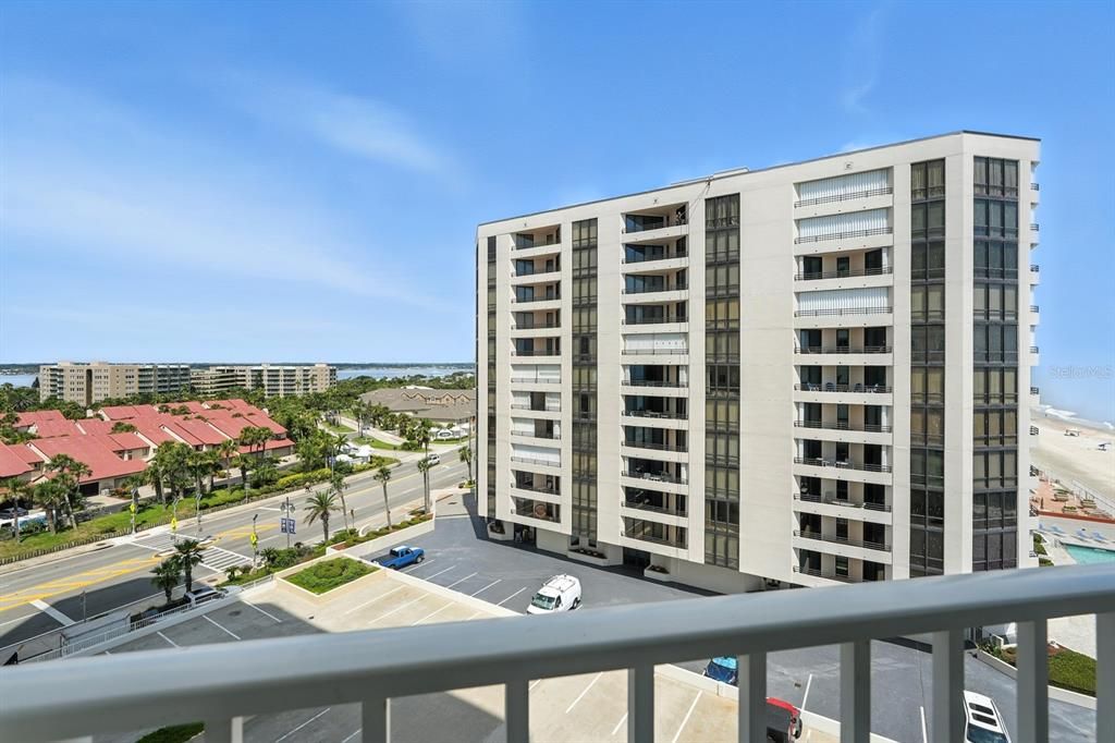 Active With Contract: $799,000 (3 beds, 2 baths, 1826 Square Feet)