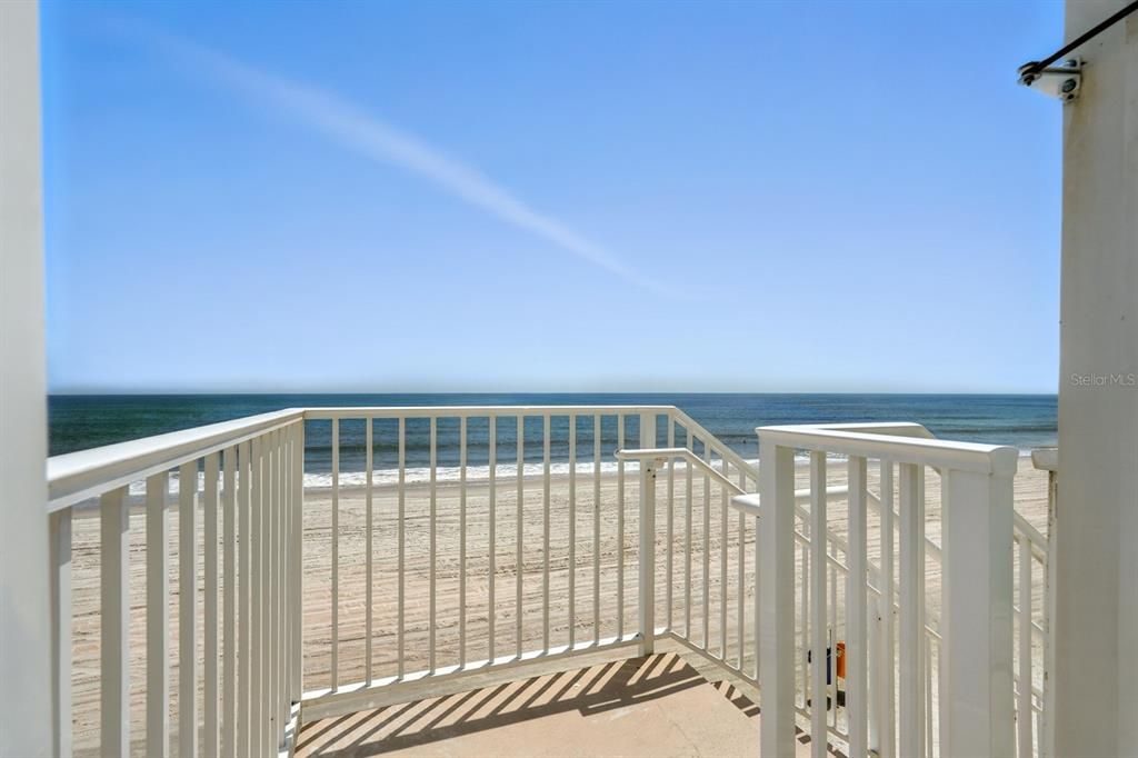 Active With Contract: $799,000 (3 beds, 2 baths, 1826 Square Feet)