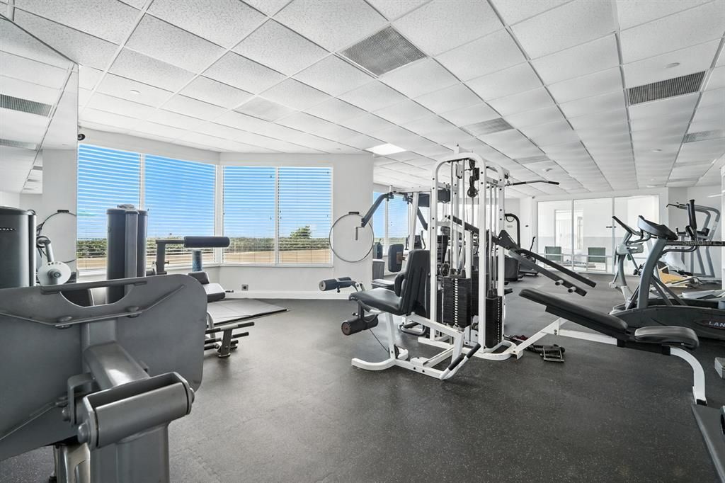 Active With Contract: $799,000 (3 beds, 2 baths, 1826 Square Feet)