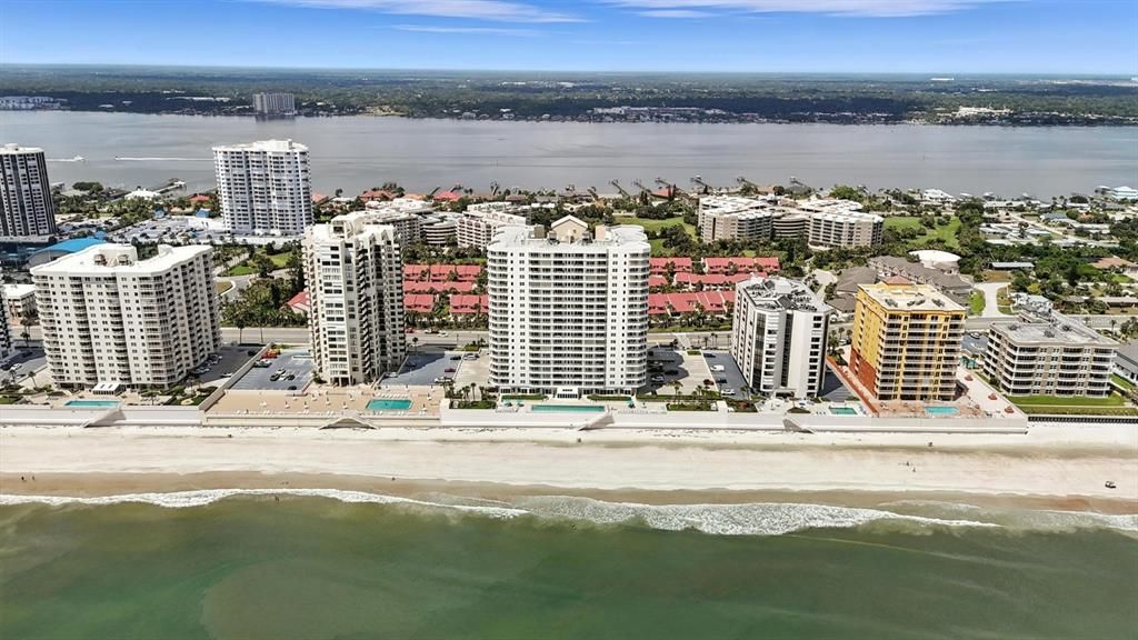 Active With Contract: $799,000 (3 beds, 2 baths, 1826 Square Feet)