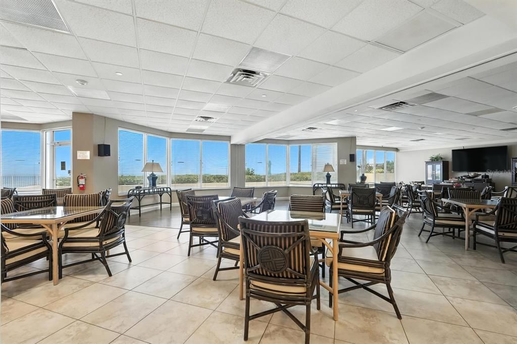 Active With Contract: $799,000 (3 beds, 2 baths, 1826 Square Feet)