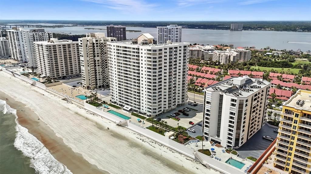 Active With Contract: $799,000 (3 beds, 2 baths, 1826 Square Feet)