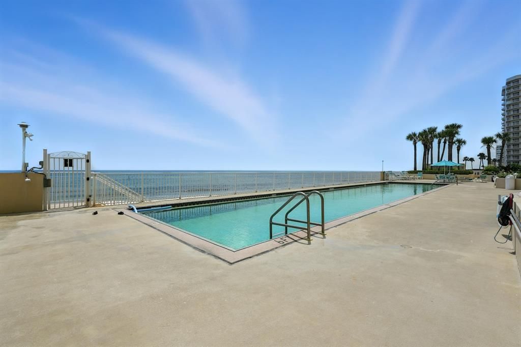 Active With Contract: $799,000 (3 beds, 2 baths, 1826 Square Feet)