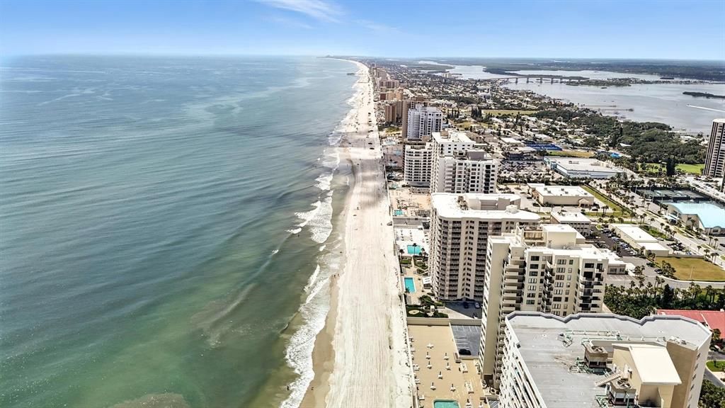 Active With Contract: $799,000 (3 beds, 2 baths, 1826 Square Feet)